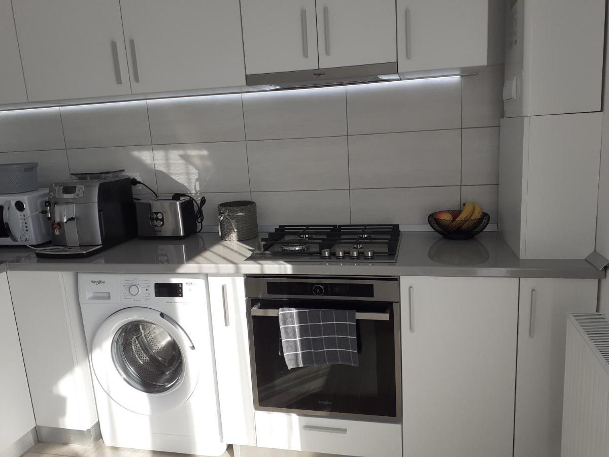 Sara Apartman Livezeni  ภายนอก รูปภาพ