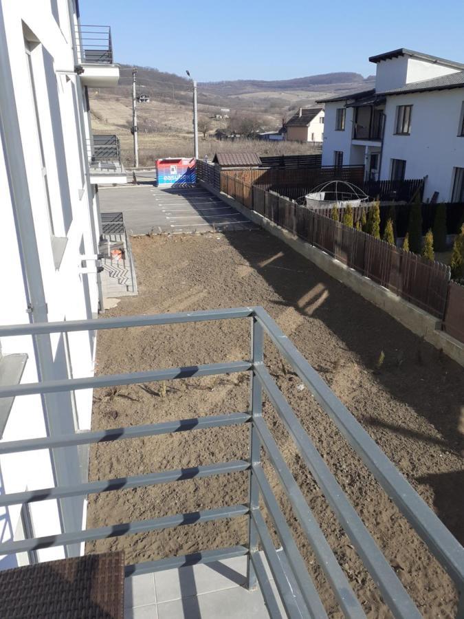Sara Apartman Livezeni  ภายนอก รูปภาพ